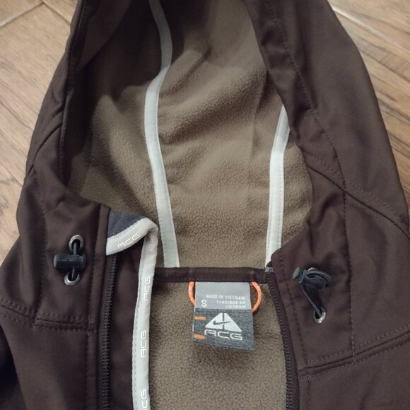 Nike ACG Small Hooded Jacket - Picture 2 of 10